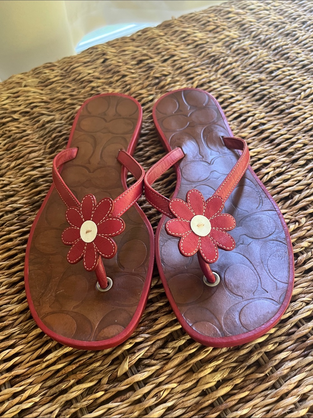 Women's Coach Red Flower Thong Sandals - Picture 2 of 10